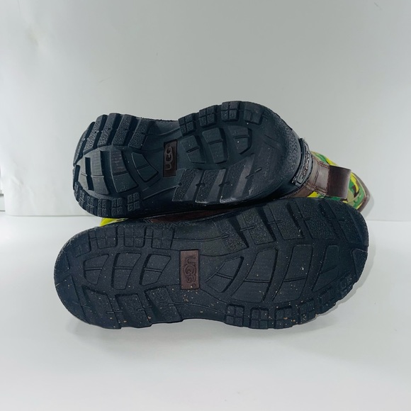 UGG KIDS YOUTH CAMO BOOTS WATERPROOF SIZE 1 SNOW BOOTS - Picture 7 of 7